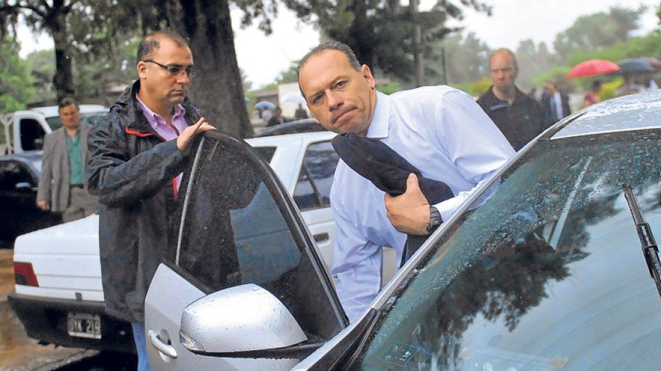 Inseguridad: roban un vehículo oficial del secretario Berni | Perfil