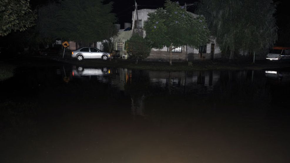 Tolosa, La Plata: en dos horas cayeron más de 320 milímetros de agua.