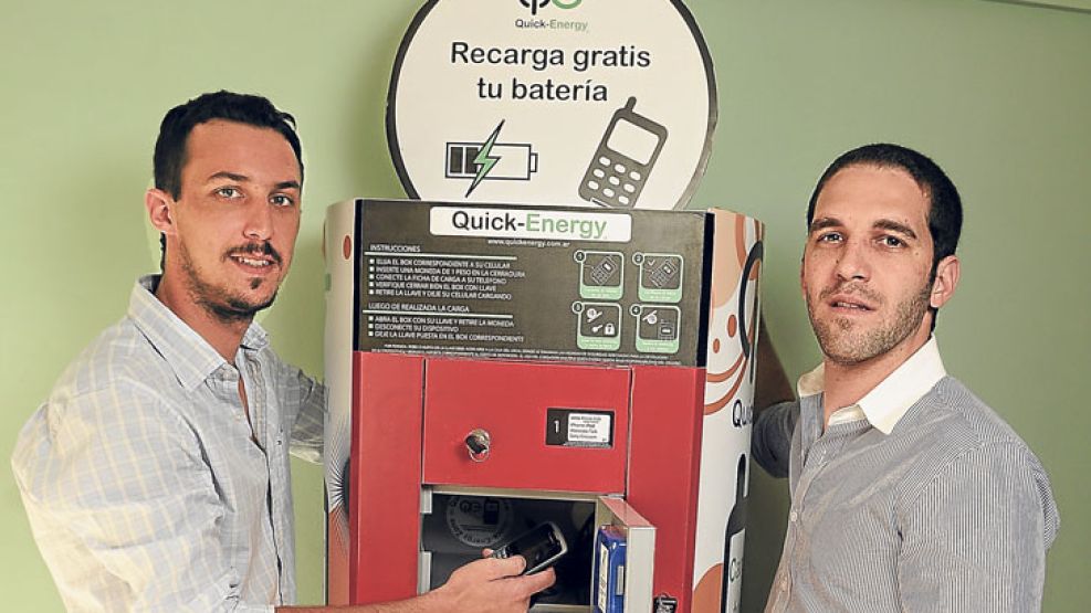 Creadores. Bruno De Rosa y Juan Di Tomasso, fundadores de la empresa Quick Energy y fabricantes de los casilleros.