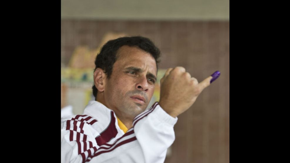 Durante la votación, mediante las redes sociales, distintos electores denunciaron fraude por parte del chavismo. Ante este panorama, Capriles les pidió a los votantes "que sean auditores"