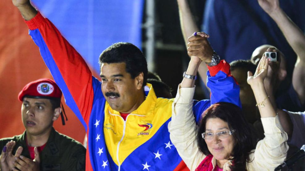 Maduro informó que 11 millones 500 mil venezolanos se habían sufragado para las 15 horas. "Un número histórico", aseguró.