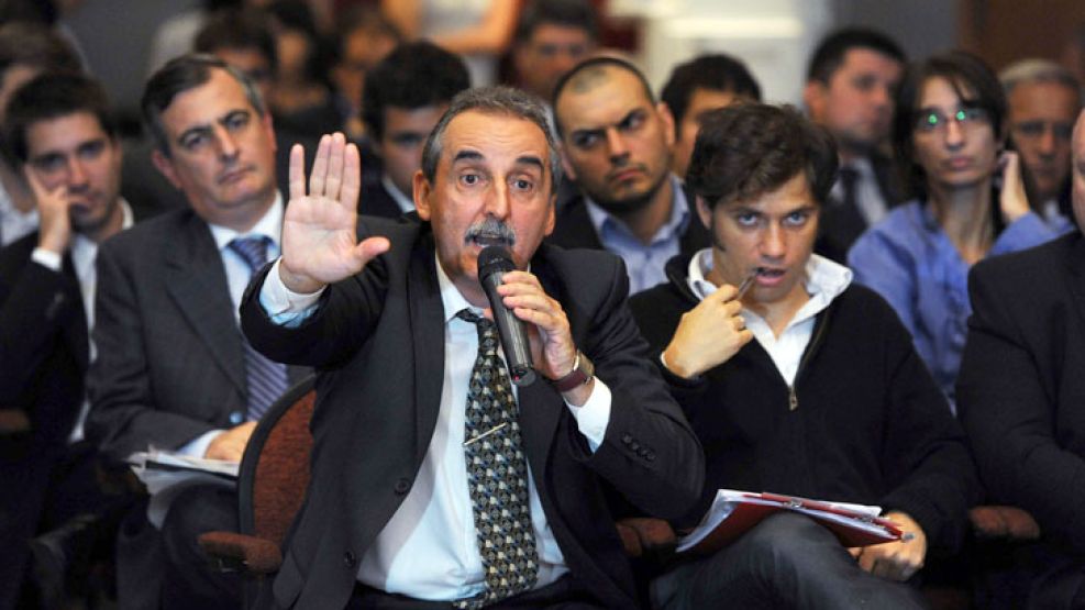 Según narraron testigos, a pesar de ser accionista minoritario, Moreno "dirigió la batuta" en la asamblea.