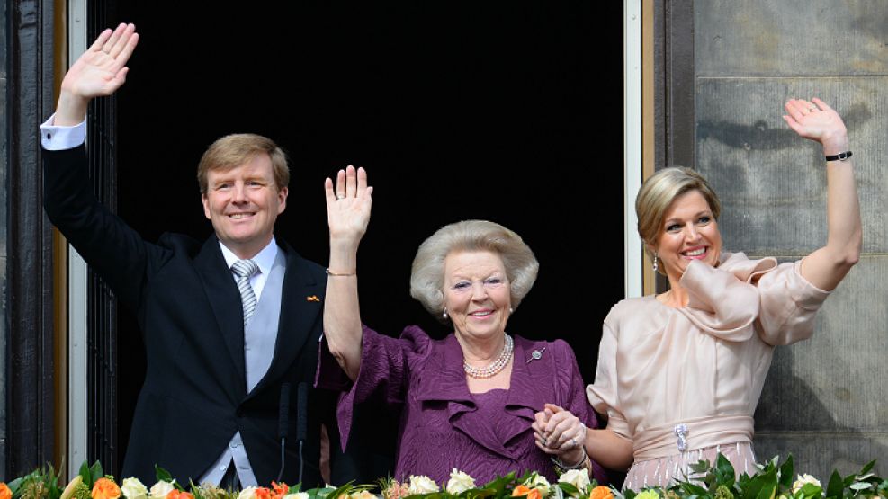 Desde la abdicación hasta los saludos desde el balcón de los nuevos reyes de los Países Bajos, las más destacadas imágenes.