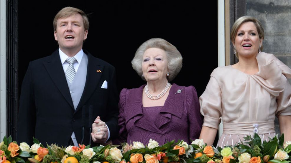 Guillermo, Máxima y la reina Beatriz entonaron el himno holandés "Wilhelmus" (uno de los más antiguos de toda Europa)