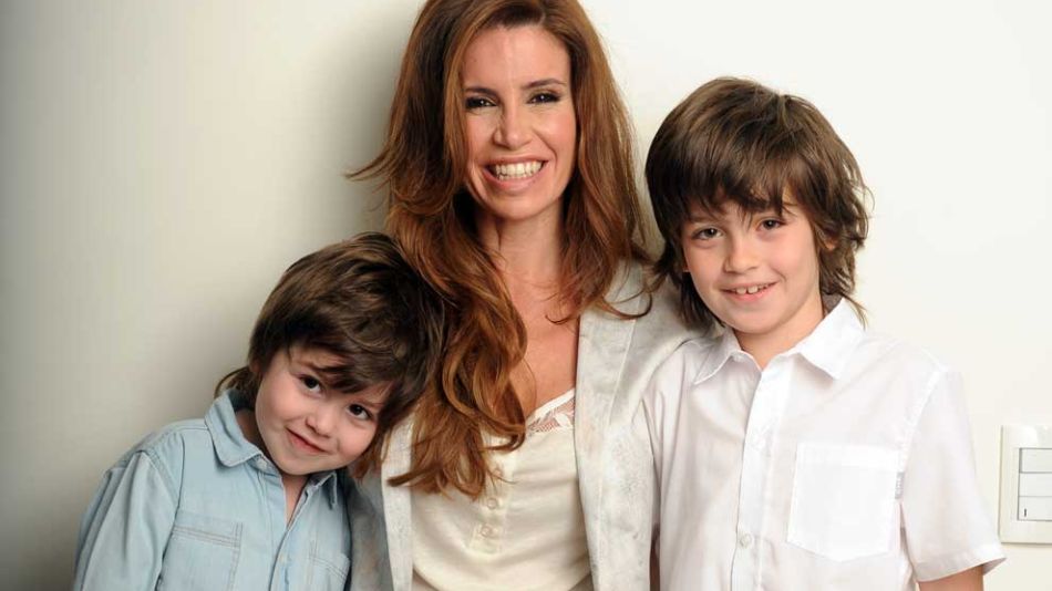 Florencia Peña con sus hijos