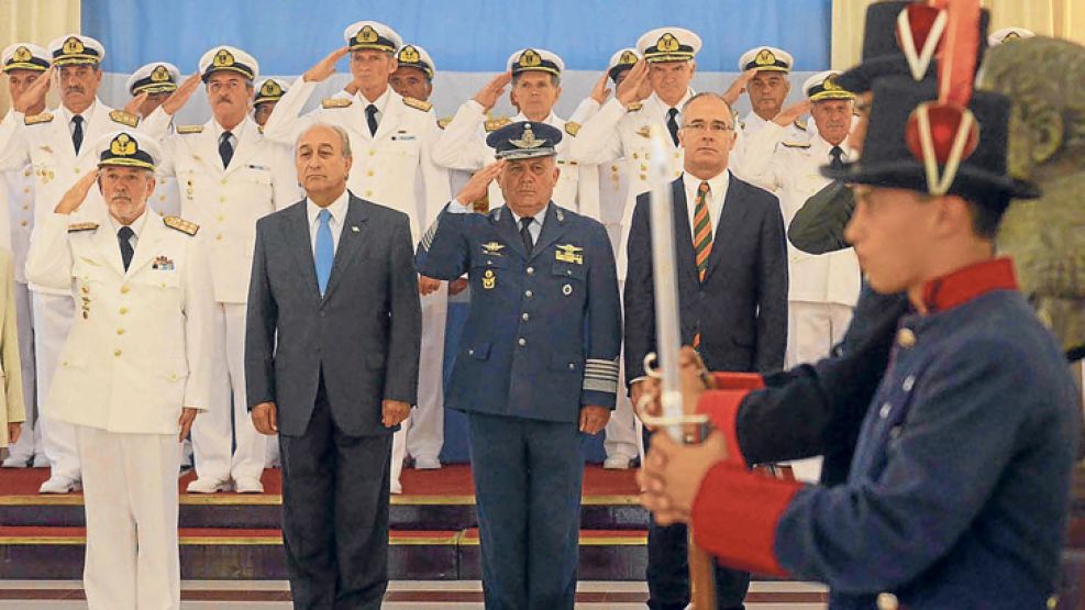 Acto. El ministro de Defensa, Arturo Puricelli, encabezó un acto en homenaje al almirante Brown.