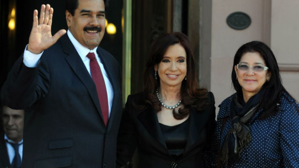 CFK recibe en Casa de Gobierno a su par de Venezuela, Nicolás Maduro, quien llegó con su esposa Cilia Flores.