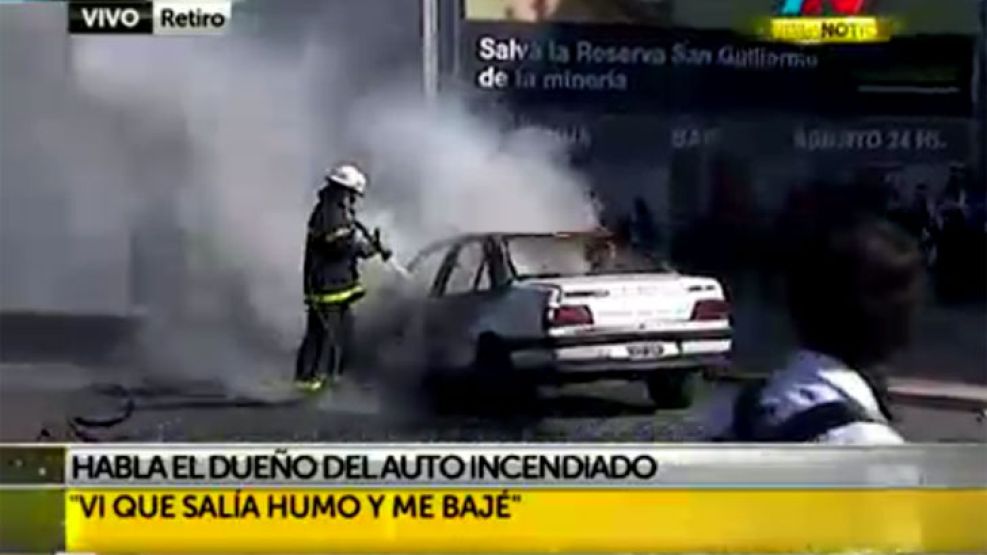 Incendio de un automóvil en Retiro.