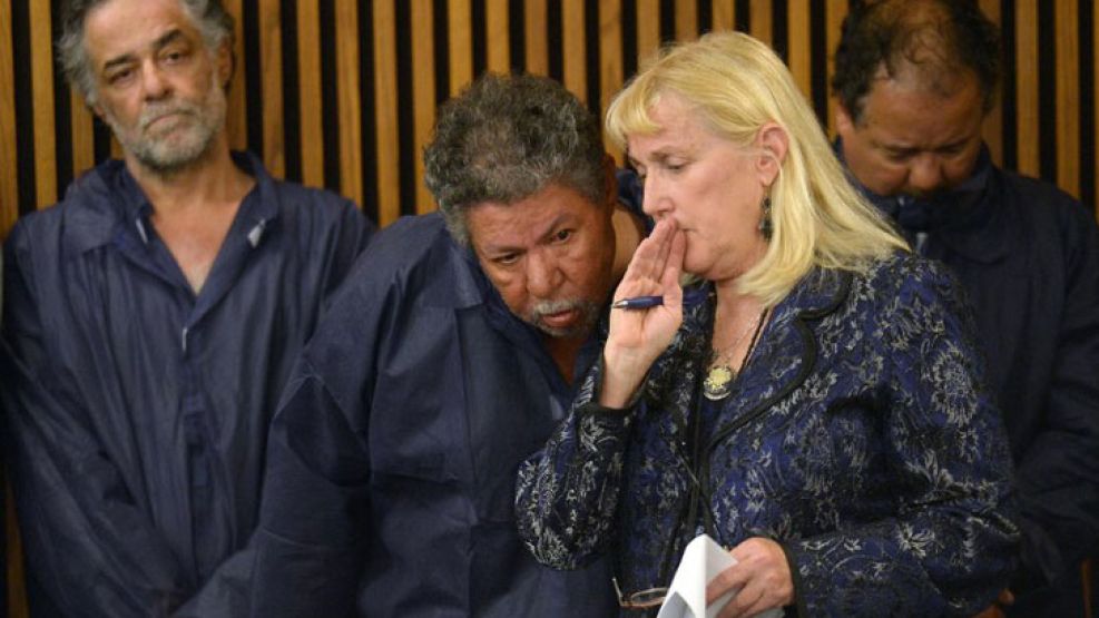 Una juez de Cleveland estableció para Ariel Castro una fianza de ocho millones de dólares mientras que sus hermanos Onil y Pedro Castro quedaron en libertad. 