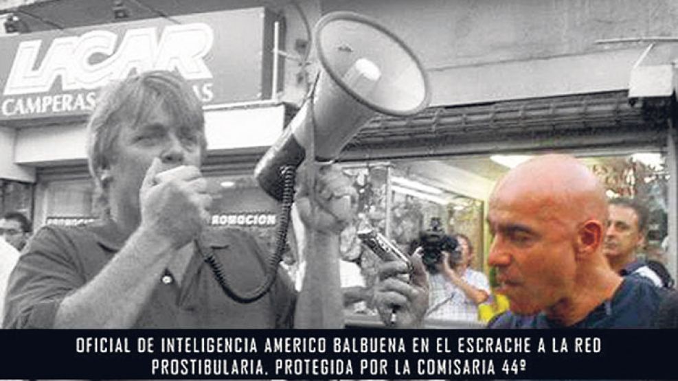 Agente. Balbuena con un grabador de periodista en un acto de la ONG La Alameda, cuando denunció la red de prostíbulos donde se ejercía la trata de personas.