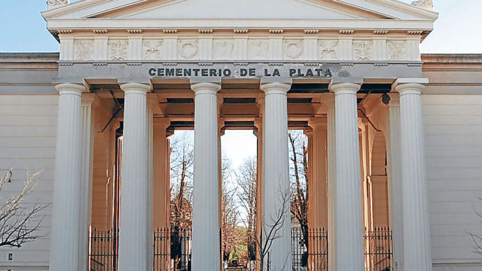 Sin registro. Un testigo pone en duda las prácticas realizadas en la morgue platense, que funciona dentro del cementerio, en los libros de guardia del lugar 