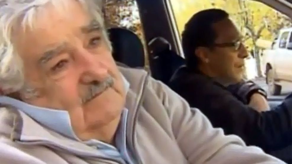 Cual automovilista sobre el tránsito, Mujica opinó sobre el dólar en Uruguay.