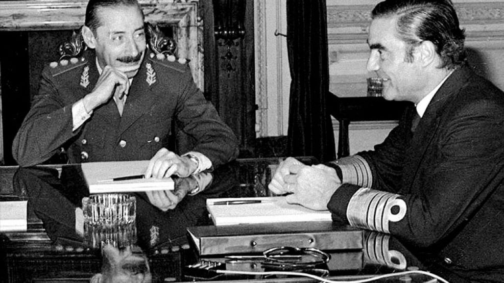 Videla y Massera: aliados en el golpe, enfrentados durante la dictadura. 