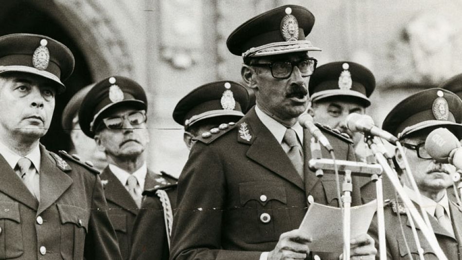 El ex dictador Jorge Rafael Videla, en un discurso ante las Fuerzas Armadas.