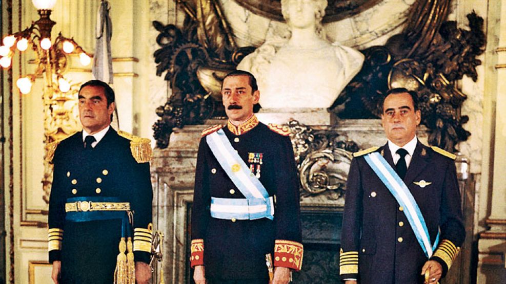 Junta. Emilio Massera, Jorge Videla, Orlando Agosti: dueños de la vida y de la muerte. El ex dictador afirmaba que los dirigentes políticos pedían la intervención militar.