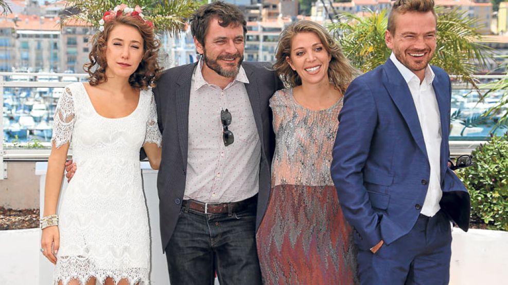 Elenco. Anita Pauls, Alex Brendemühl, Lucía Puenzo, y Guillermo Pfening en la Costa Azul.