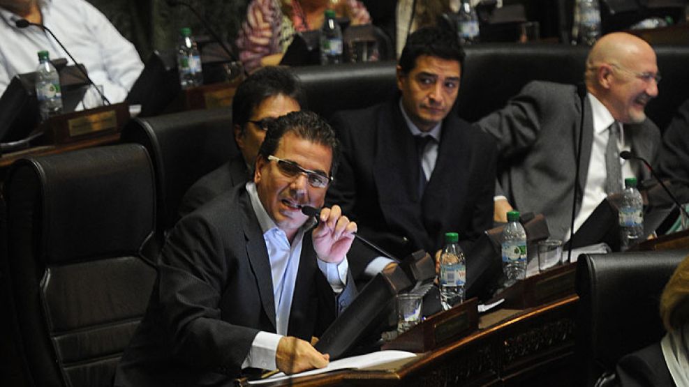 El legislador del PRO y vicepresidente 1º de la Legislatura, Cristian Ritondo, durante la sesión.