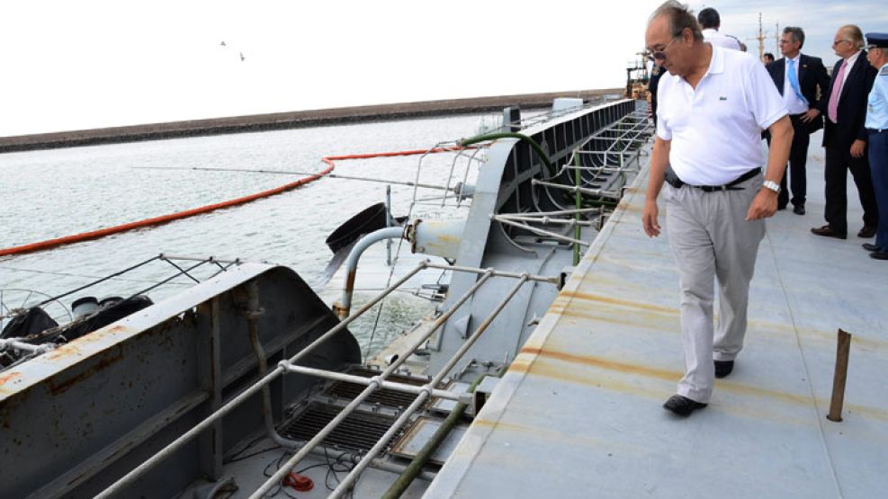 Puricelli visitó Puerto Belgrano, el lugar donde se hundió el destructor Santísima Trinidad, en enero pasado. 