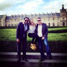"Mis dos nuevos amigos en Paris!!!!!! Ajjajajajajajja genios totales!!"