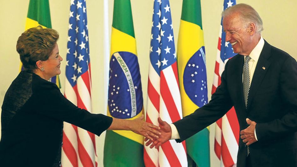 Alianza. Dilma Rousseff recibió ayer al vicepresidente Joe Biden, que llegó a Brasilia para relanzar la relación bilateral.