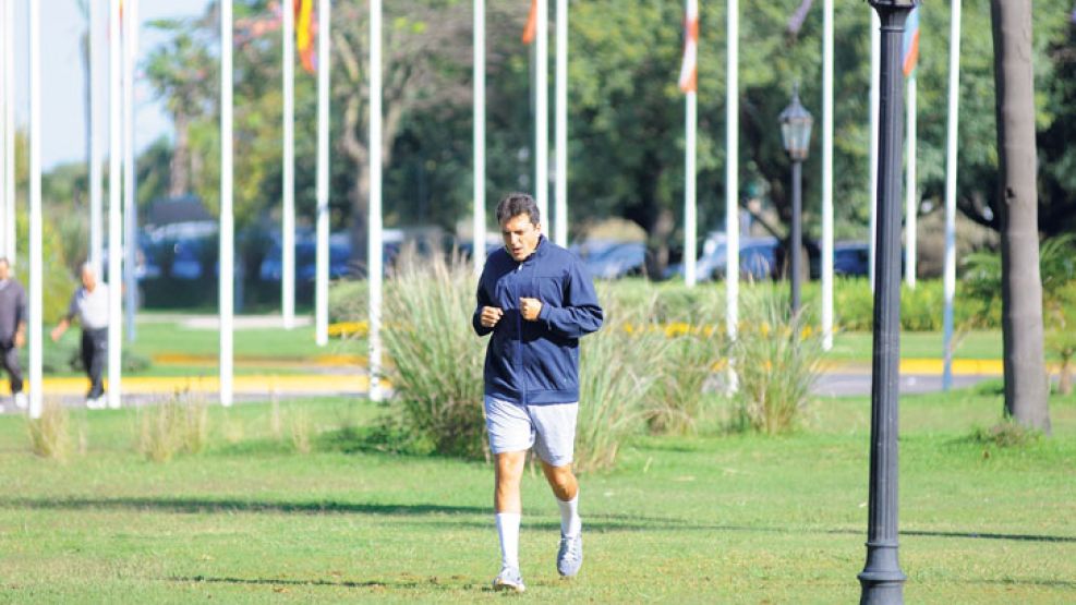 Entrenamiento. Sergio Massa decide la movida al trotecito.