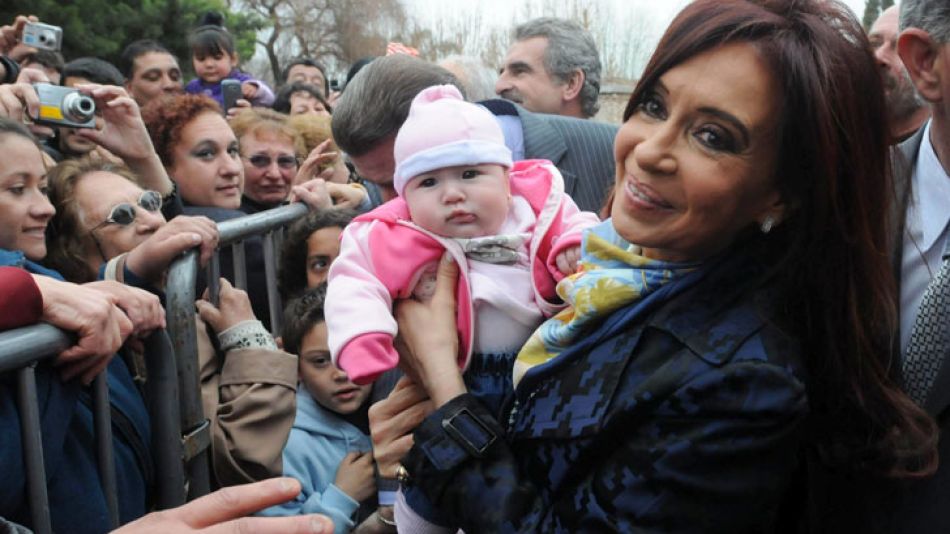 La Presidenta, inminente abuela, celebró la sanción de la norma.