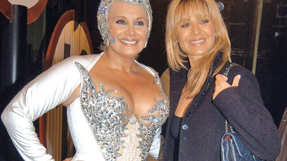 Juntas. Carmen con Karina el día que le contó sobre romance.