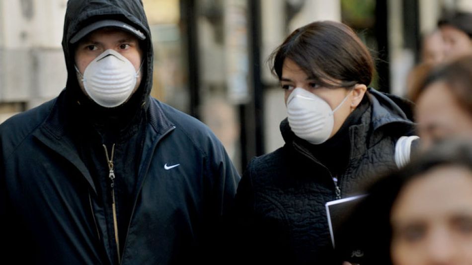 Barbijos: una postal del invierno en Buenos Aires, durante 2009.