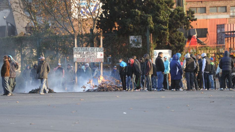 Los incidentes habrían comenzado entre un grupo disidente del Sindicato Unido Portuarios Argentinos (SUPA) y el oficialismo.