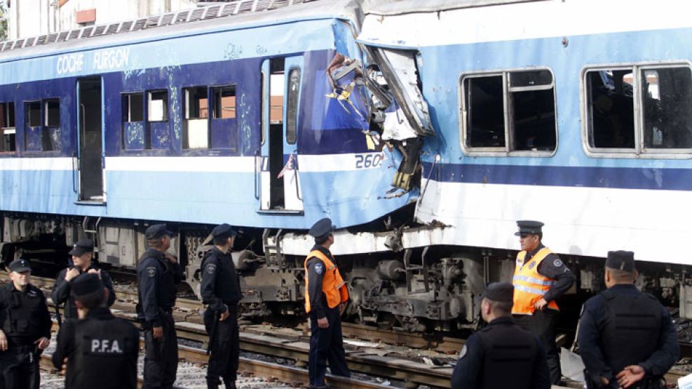 El accidente en Castelar dejó ayer un saldo de tres muertos y más de 300 heridos. 