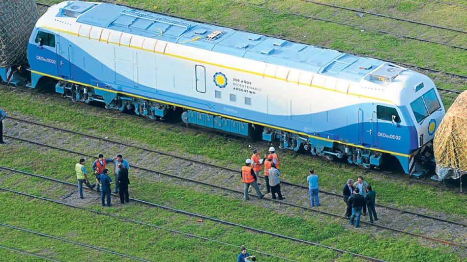 Llegaron. El jueves, en la zona de Retiro, locomotoras chinas compradas para servicios interurbanos.