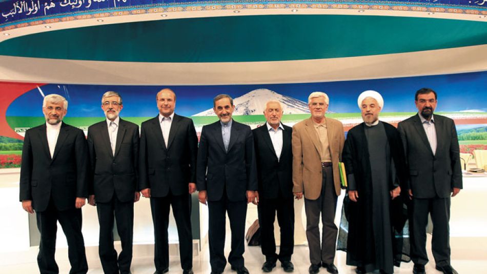 Política iraní. Los candidatos, en el último debate presidencial. De izquierda a derecha: Jalili, Adel, Ghalibaf, Velayati (imputado por la AMIA), Gharazi, Aref, Rouhani, Rezaei (otro acusado por la A