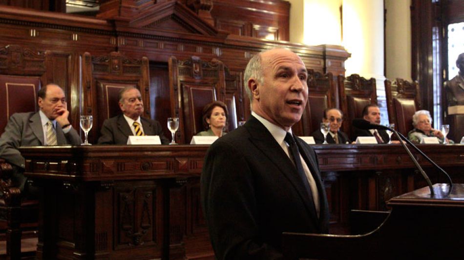 En un fallo dividido 6 a 1, el máximo tribunal rechazó la iniciativa K en torno a la renovación de los cargos por elección popular.