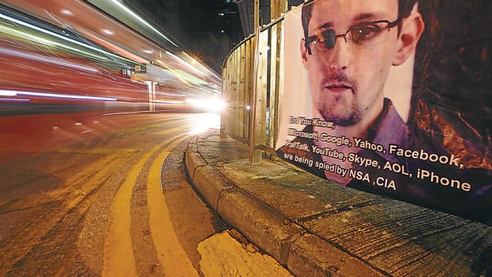 Yo te escucho. El ex asesor de la CIA, Edward Snowden, reveló cómo operó el sistema.