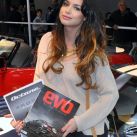 Vitto Saravia, convocada por el PR Guga Pereyra, en el primer aniversario de la revista EVO y el lanzamiento de OCTANE, en cuyo stand del VI Salón Internacional del Automóvil se pudieron ver los autos mas exclusivos del mundo.