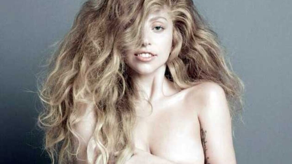 Lady Gaga desnuda