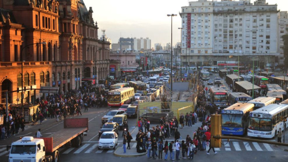 El paro de trenes sorprendió a los miles de usuarios del sistema ferroviario metropolitano.