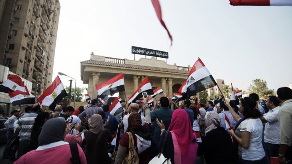 Decenas de miles de manifestantes exigían la renuncia de Mursi en la plaza Tahrir de El Cairo.