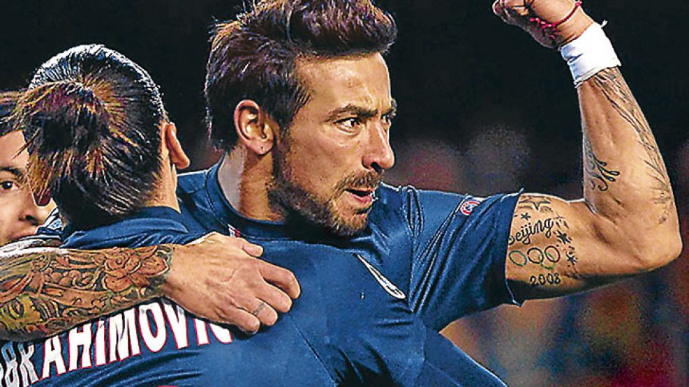 Pases. Lavezzi pasó en 2012 al PSG en 26 millones de euros. El 75% de los jugadores que llegaron al país fueron argentinos: Maxi Rodríguez, Heinze y Scocco, entre ellos.
