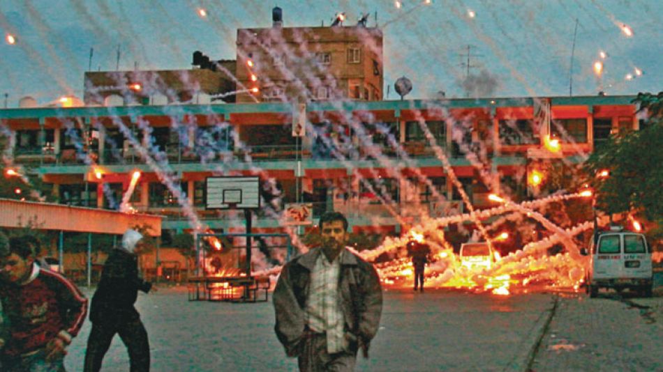 Guerra. En la guerra de Gaza de 2009, Israel utilizó bombas fósforo. Nunca usó armas atómicas.