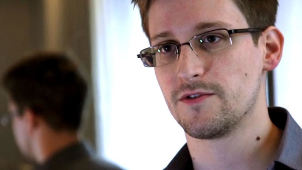 Snowden permanece en la zona de tránsito del aeropuerto Sheremetievo de Moscú.