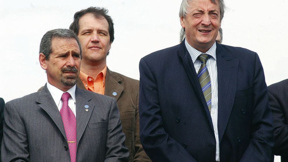 El ex secretario de Transporte, Ricardo Jaime, junto al entonces presidente Néstor Kirchner en 2005.