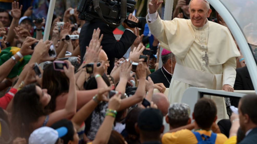 El papa Francisco se dedicará a descansar este martes en Río de Janeiro, un día después de ser aclamado por decenas de miles de peregrinos en su llegada a la populosa ciudad brasileña.