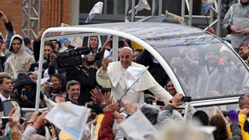 El Papa Francisco es recibido por millones de fieles en Aparecida.