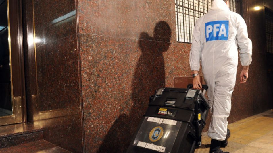 Las nuevas requisas en el departamento de Mangeri buscan encontrar nuevos indicios para dilucidar el crimen de Ángeles.