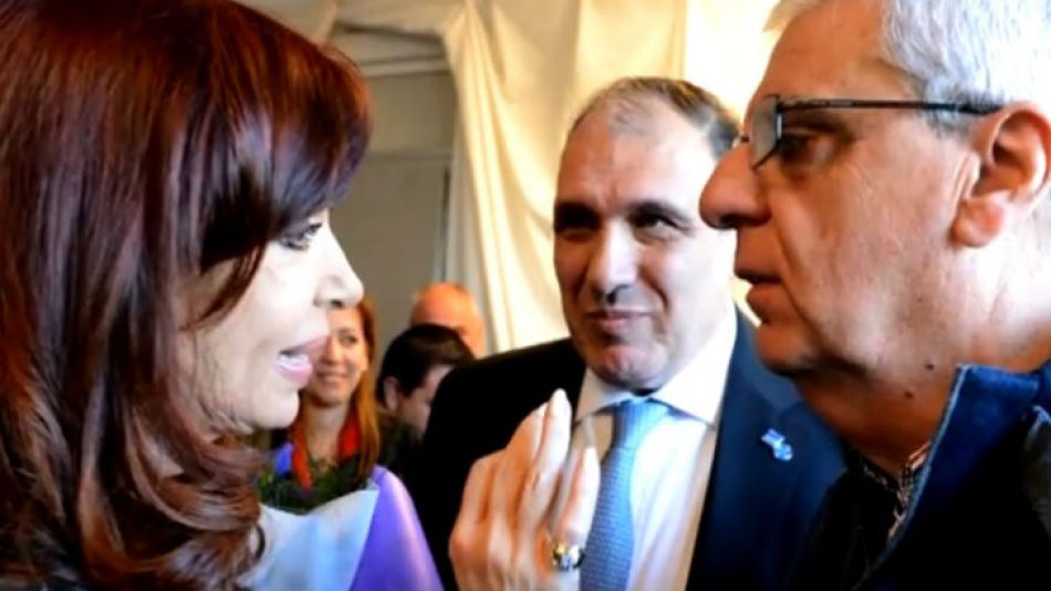 Cara a cara, Cristina y "Juan José" Lingeri, el sindicalista rebautizado por la Presidenta.