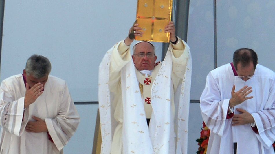 "Jesús te llama a ser discípulo en misión. A la luz de la palabra de Dios que hemos escuchado, ¿qué nos dice hoy el Señor? Tres palabras: Vayan, sin miedo, para servir".