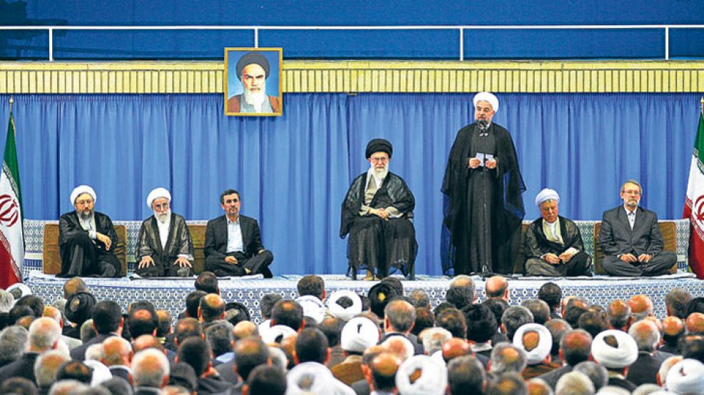 Cambio de mando. Hasan Rohani asumió ayer el poder de Irán en la ceremonia realizada en Teherán junto al ex presidente Mahmoud Ahmadinejad y al ayatolá Jamenei.