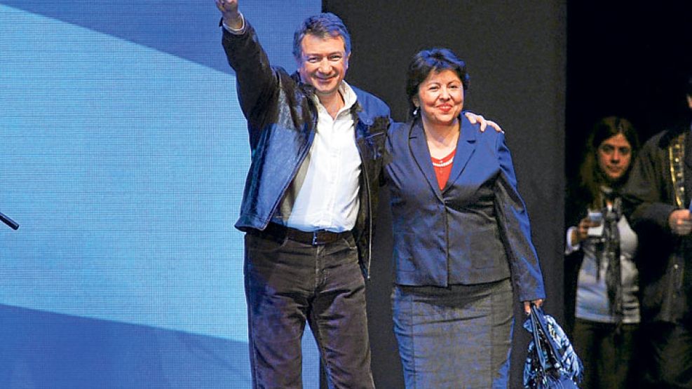 Electorales. Los ministros compiten por bancas nacionales por las provincias de Tucumán y Chubut. 