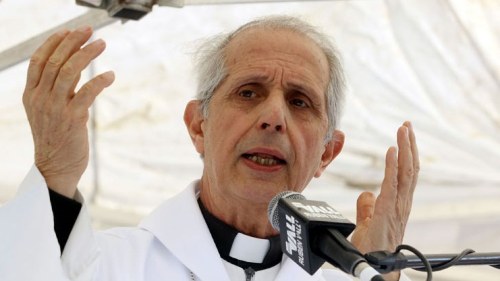 "Hay que cultivar y trabajar por una cultura del encuentro. Basta de desencuentros entre los argentinos, escuchemos al Papa", proclamó Poli.